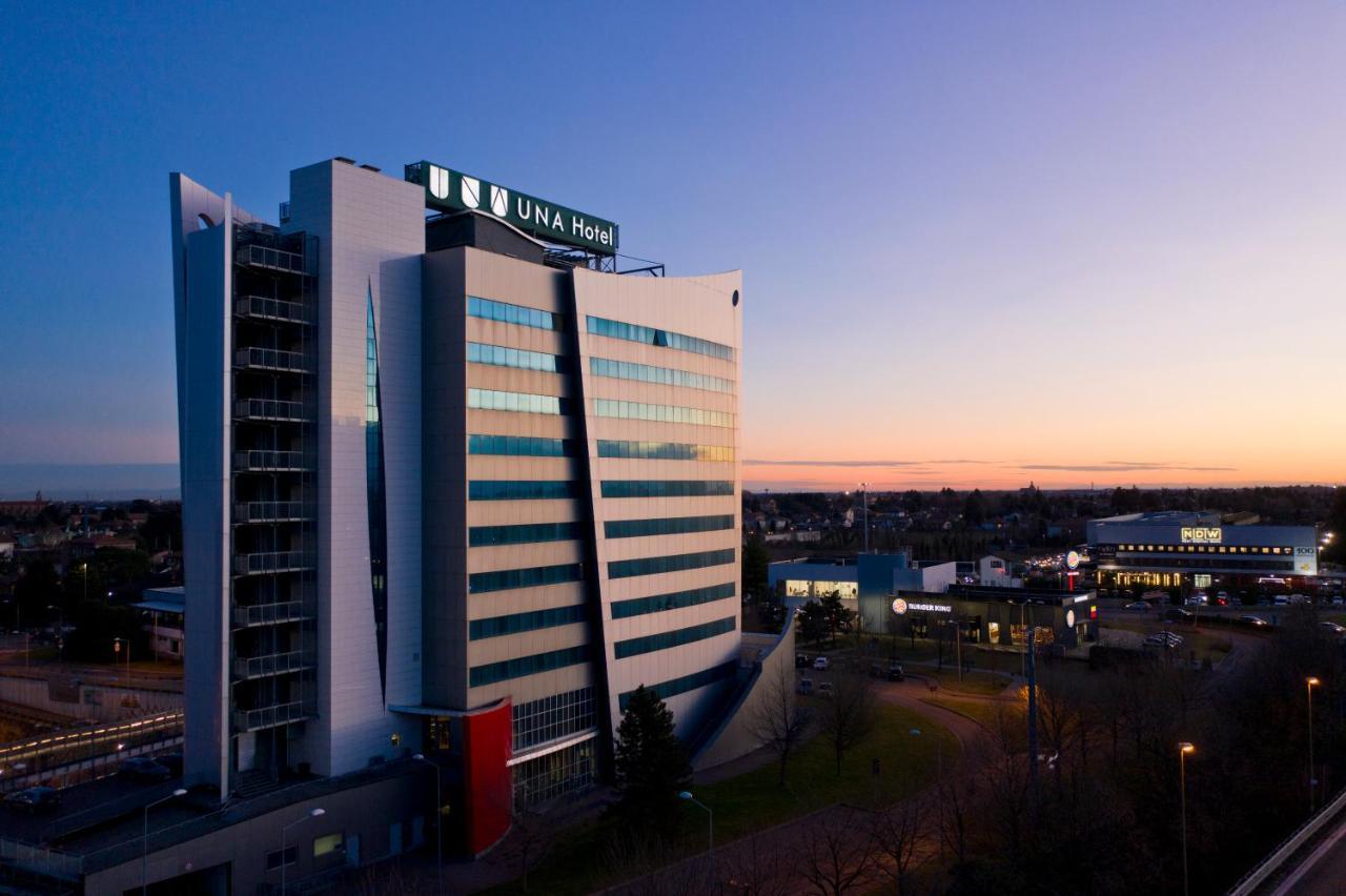 Una Hotels Malpensa Cerro Maggiore Exterior photo