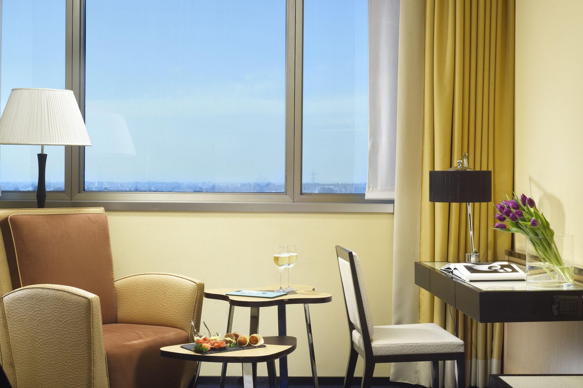 Una Hotels Malpensa Cerro Maggiore Exterior photo