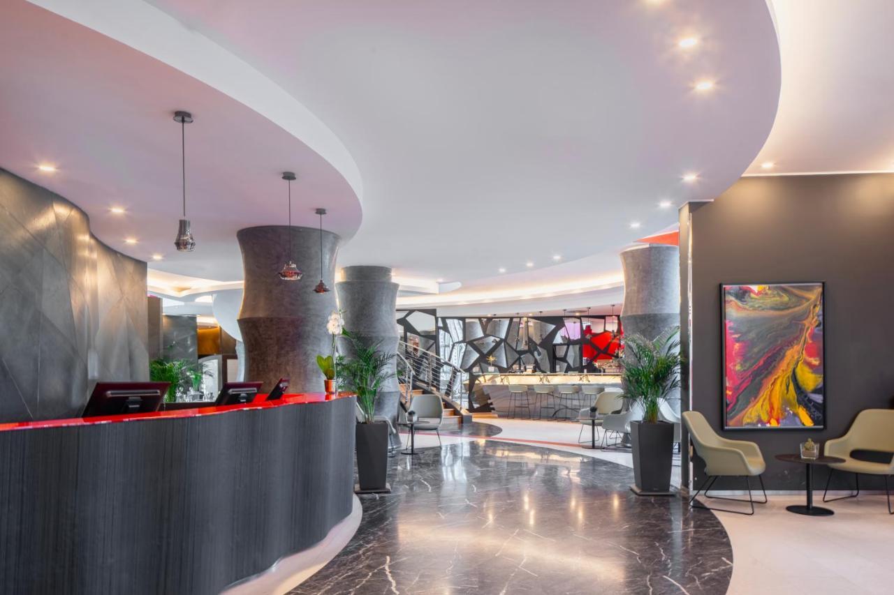 Una Hotels Malpensa Cerro Maggiore Exterior photo