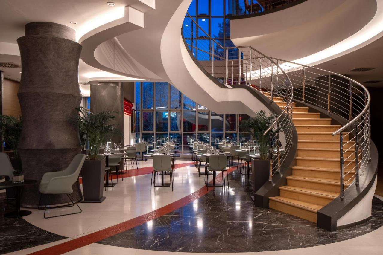 Una Hotels Malpensa Cerro Maggiore Exterior photo